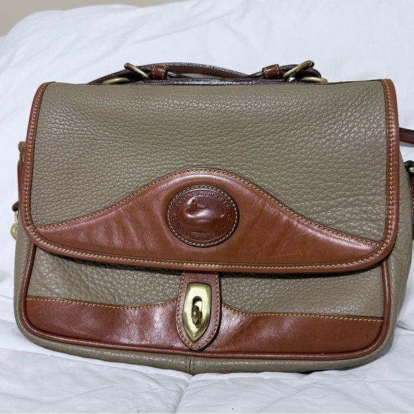 Handbags - Classic Two-Tone Leather Shoulder Bag
